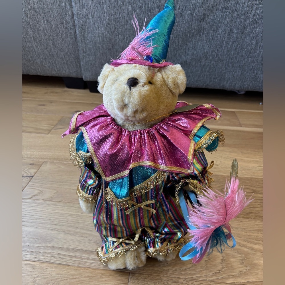 VTG Bearly People collectible circus bear with stand , mask, and tag